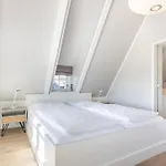 Haus Goofy Hausteil Unter Reet Ferienhaus