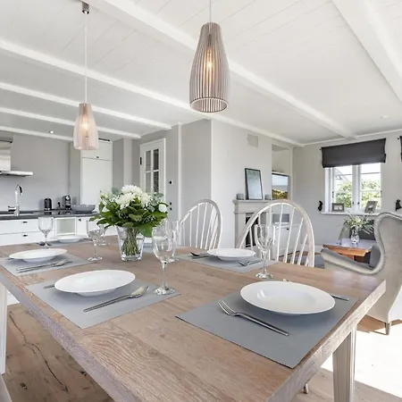 Feriehus Haus-goofy-hausteil-unter-reet *
