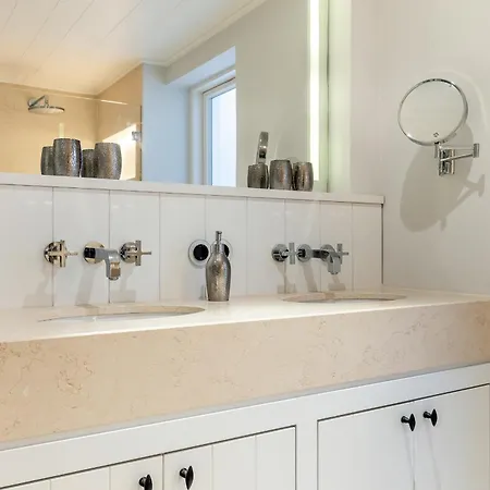 Haus-goofy-hausteil-unter-reet Wenningstedt-Braderup